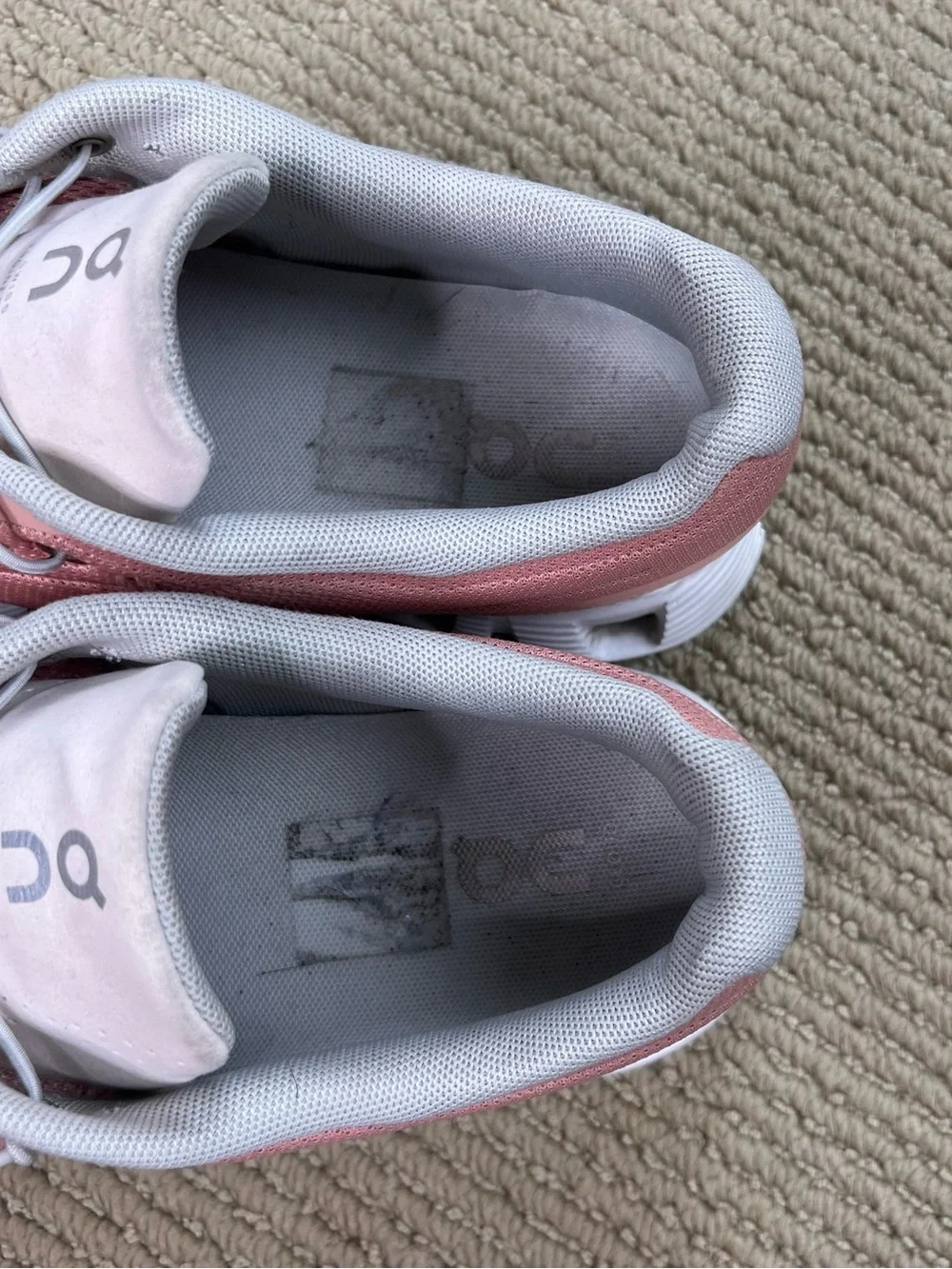 ON Cloud 5 Peach/White Women's Running Shoes Size 8.5